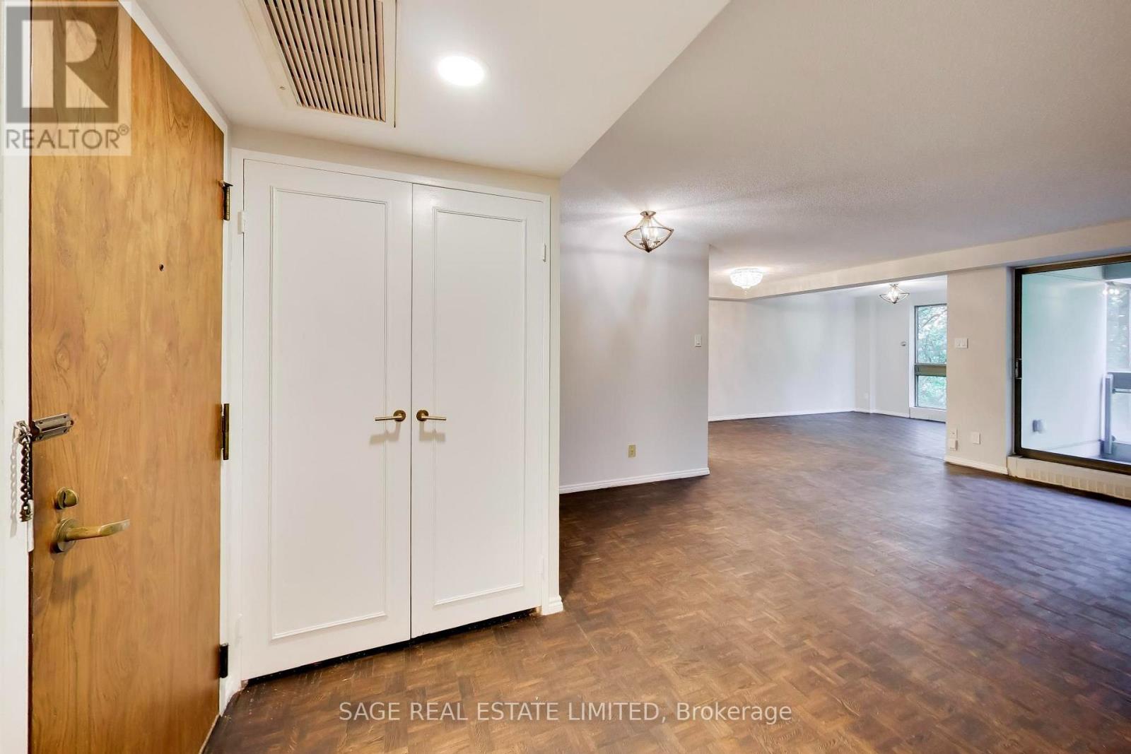 404 - 63 St Clair Avenue, Toronto, Ontario  M4V 2Y9 - Photo 3 - C14120820