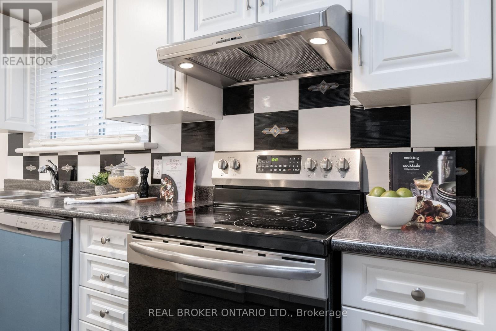 53 Kingslake Road, Toronto, Ontario  M2J 3E4 - Photo 7 - C14120832