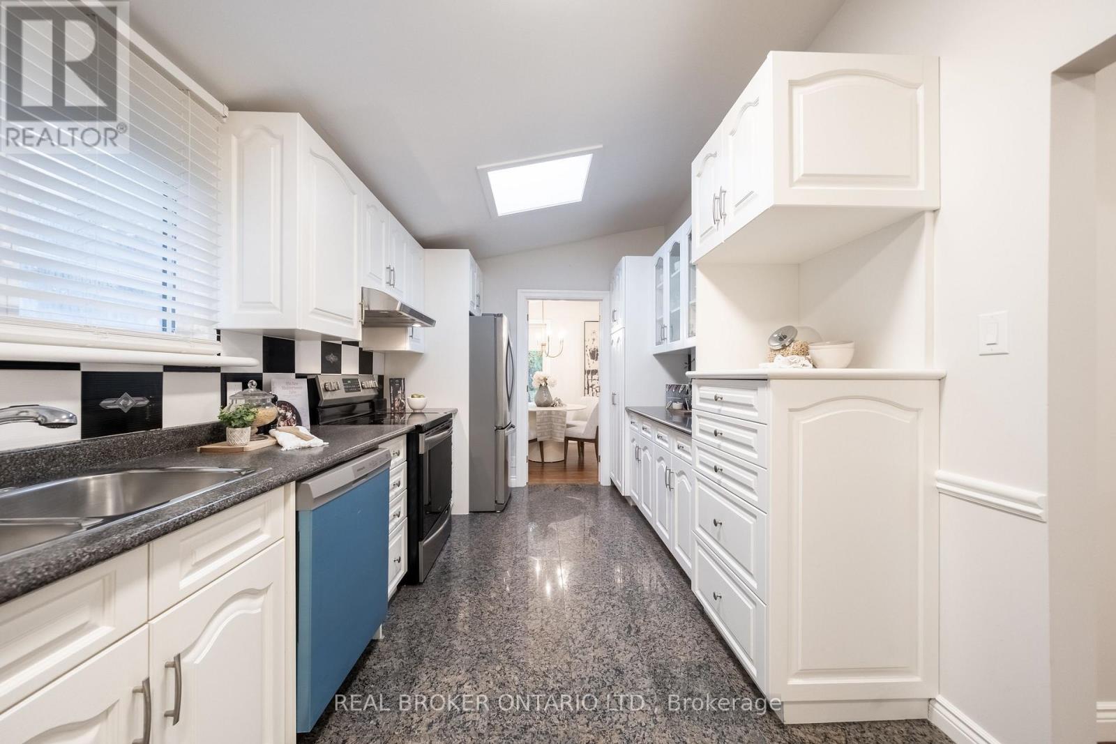 53 Kingslake Road, Toronto, Ontario  M2J 3E4 - Photo 9 - C14120832