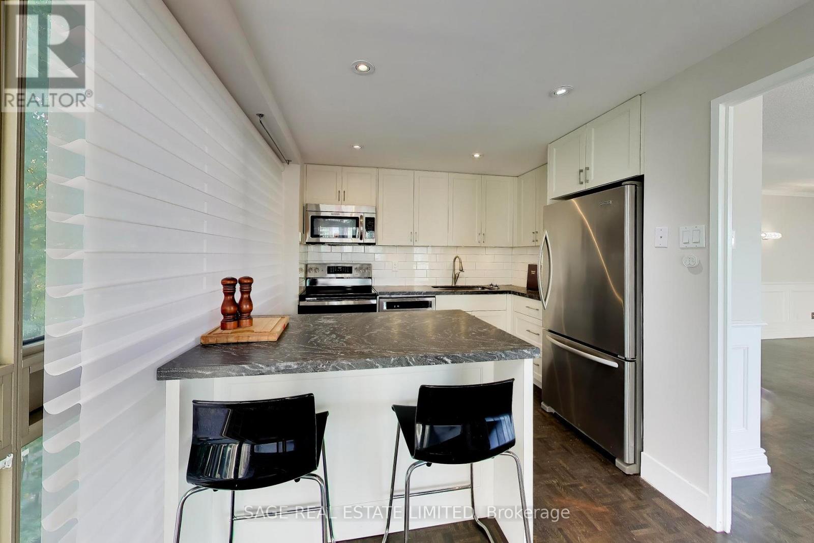 403 - 63 St Clair Avenue W, Toronto, Ontario  M4V 2Y9 - Photo 7 - C14120836
