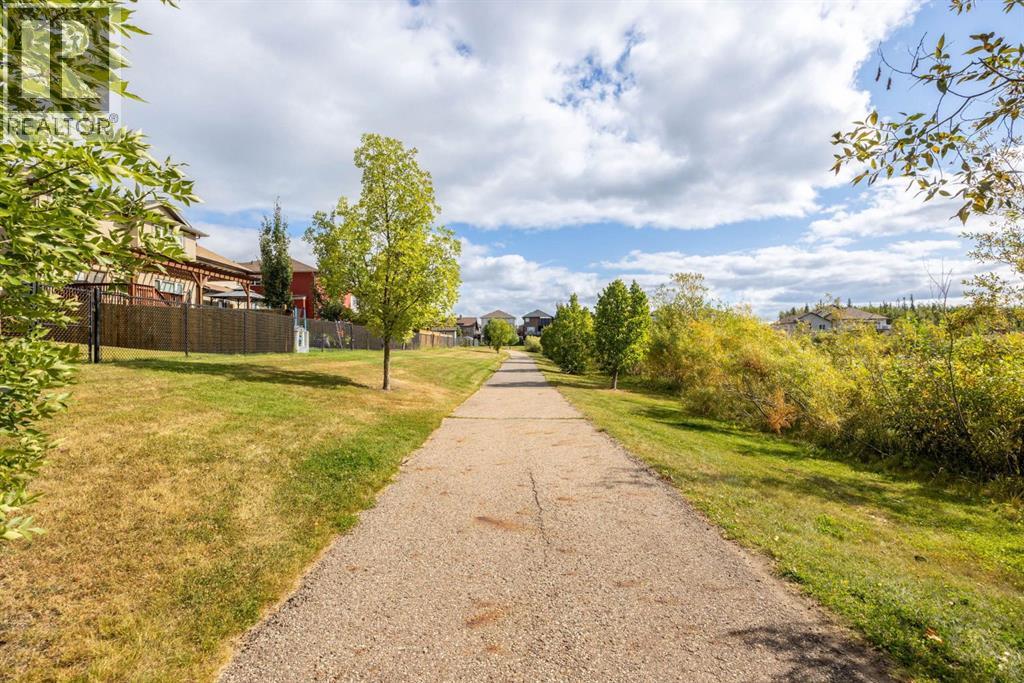 128 Mountain Avens Crescent