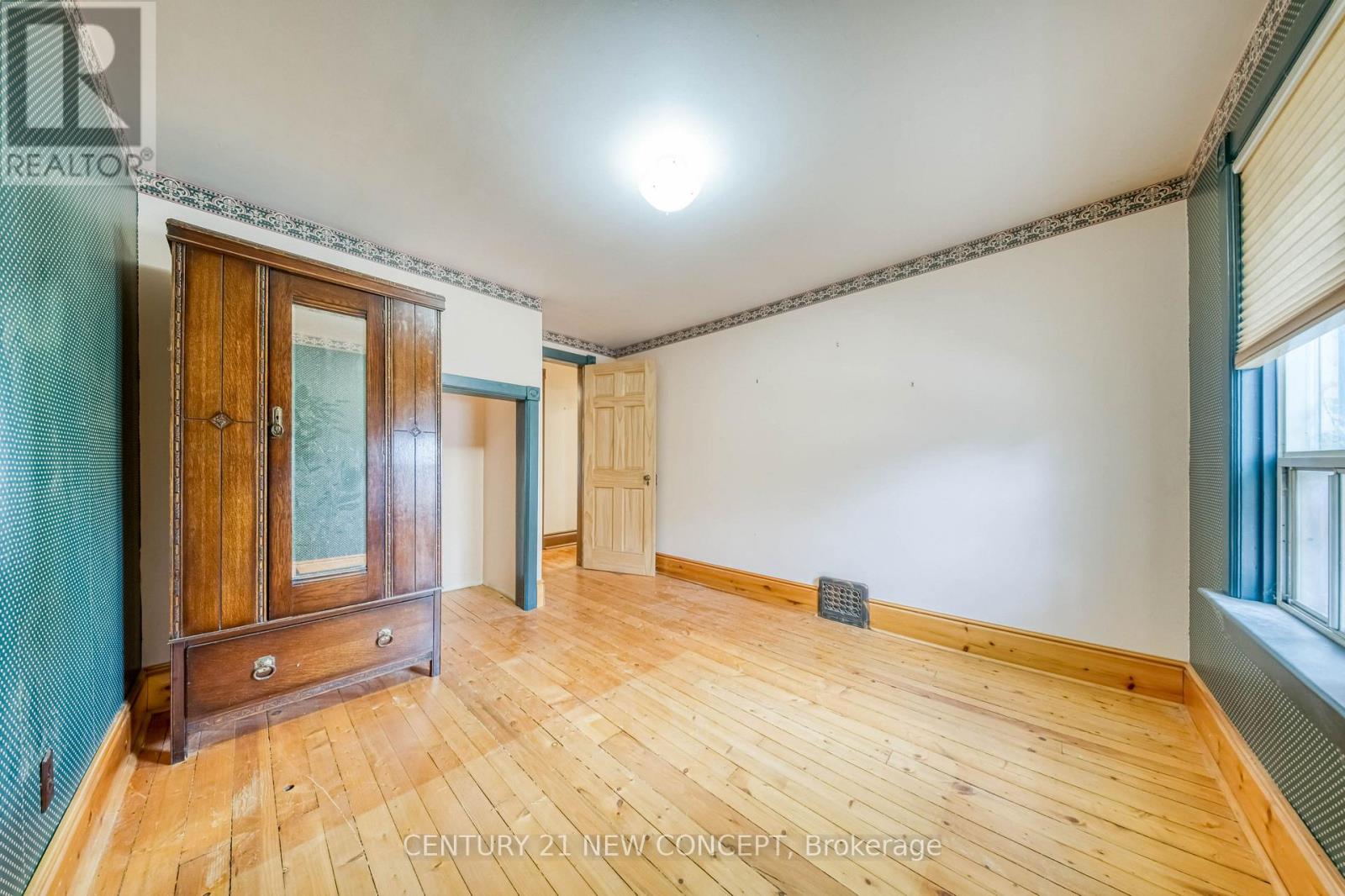 68 Victoria Street, Barrie (Sanford), Ontario  L4N 2H9 - Photo 31 - S14120852