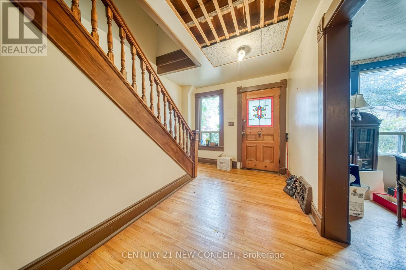 68 Victoria Street, Barrie (Sanford), Ontario  L4N 2H9 - Photo 8 - S14120852