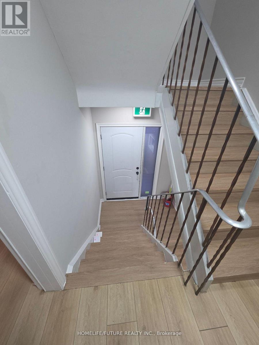 2983 Lawrence Avenue E, Toronto, Ontario  M1P 2V6 - Photo 23 - E14120360