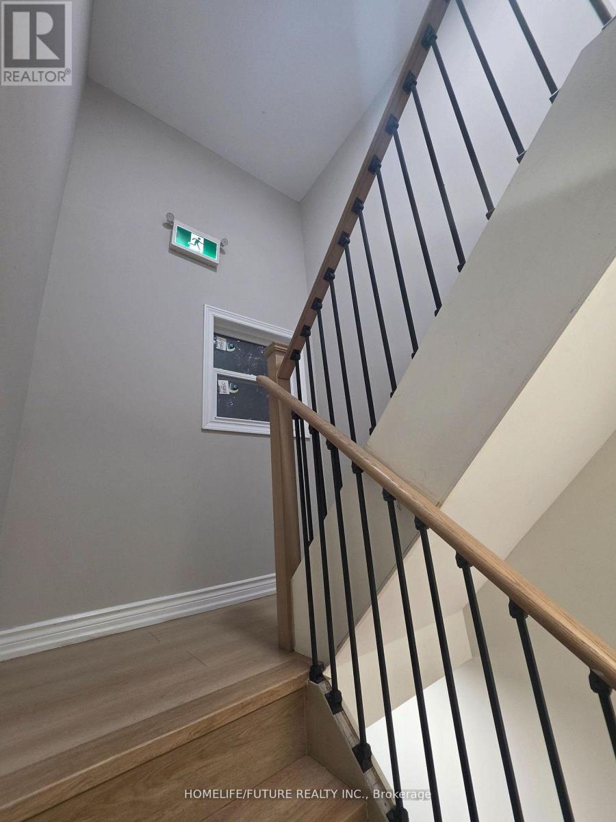 2983 Lawrence Avenue E, Toronto, Ontario  M1P 2V6 - Photo 17 - E14120360