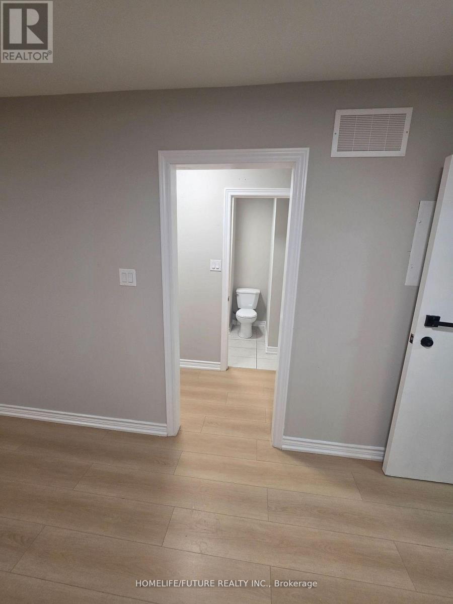 2983 Lawrence Avenue E, Toronto, Ontario  M1P 2V6 - Photo 6 - E14120360