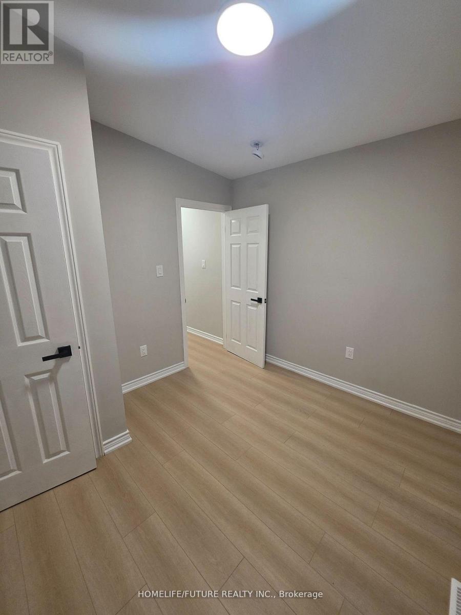 2983 Lawrence Avenue E, Toronto, Ontario  M1P 2V6 - Photo 4 - E14120360