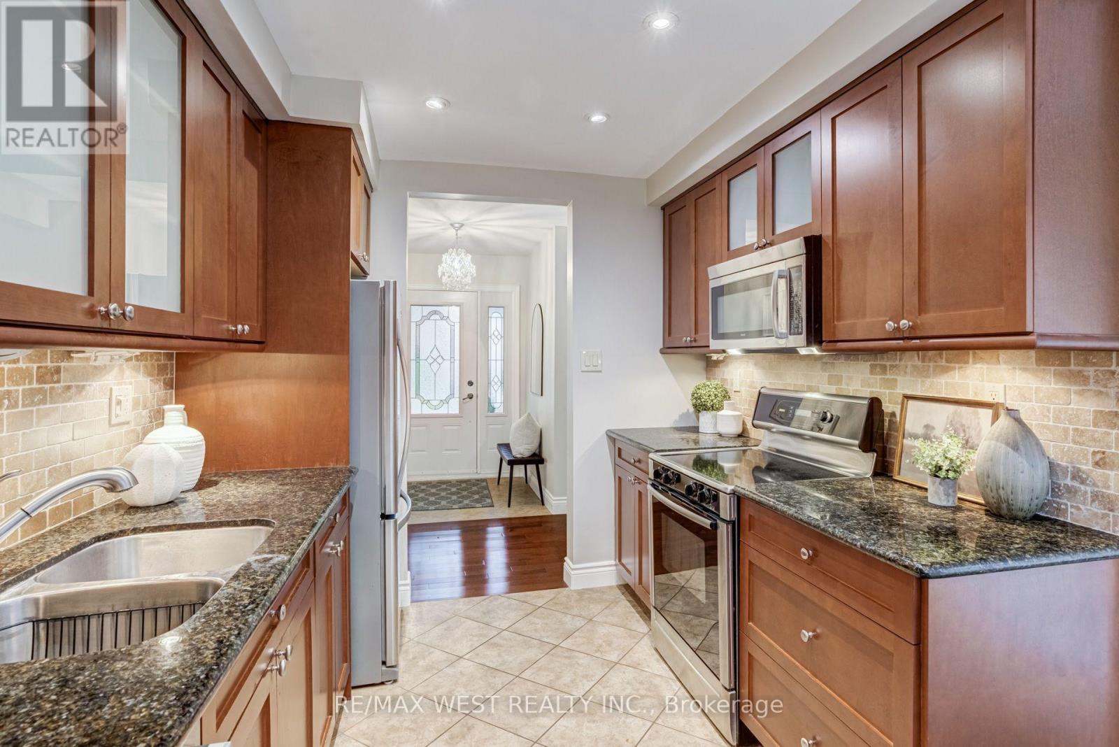 1603 Lincolnshire Boulevard, Mississauga, Ontario  L5E 2S8 - Photo 16 - W14120876