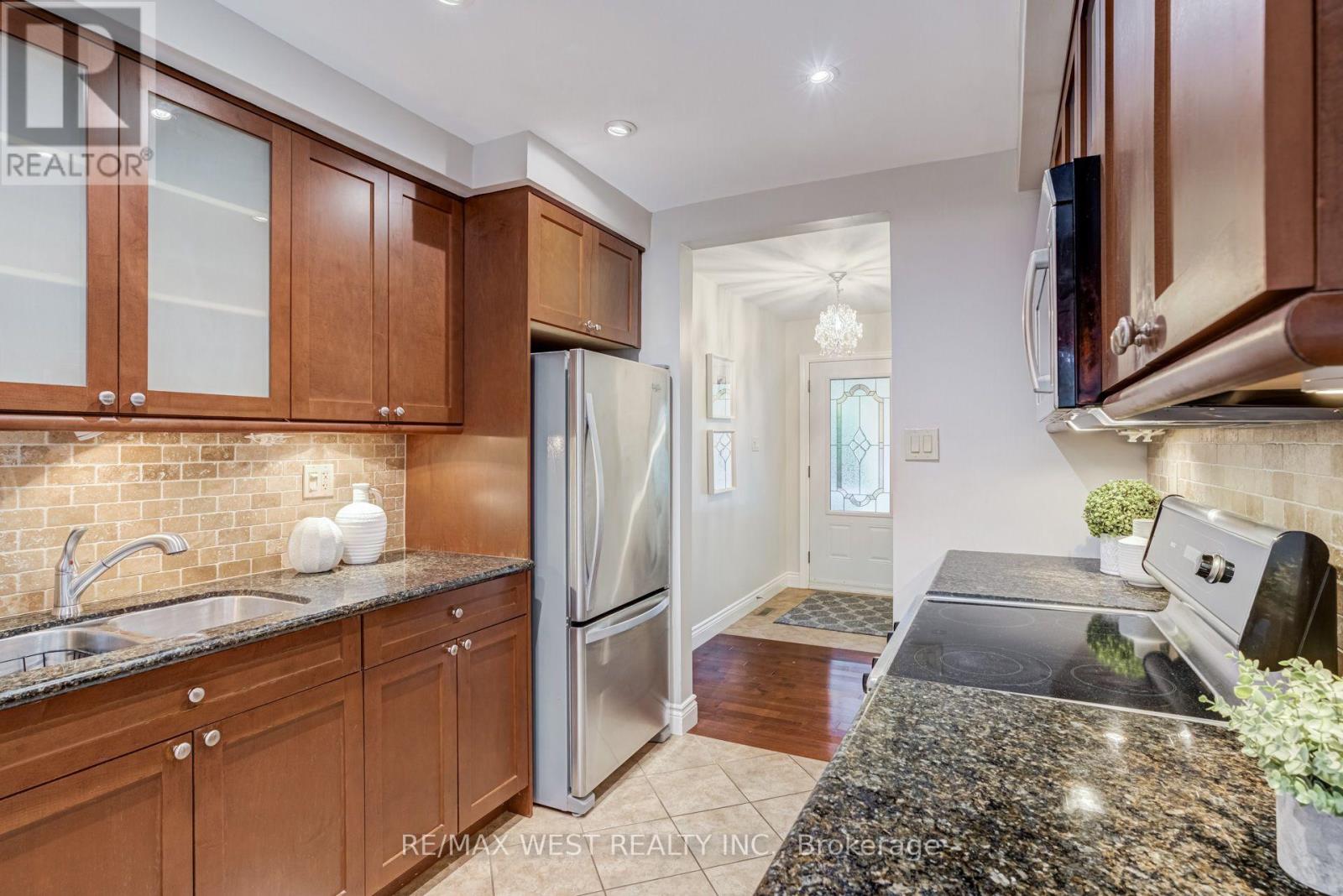 1603 Lincolnshire Boulevard, Mississauga, Ontario  L5E 2S8 - Photo 19 - W14120876
