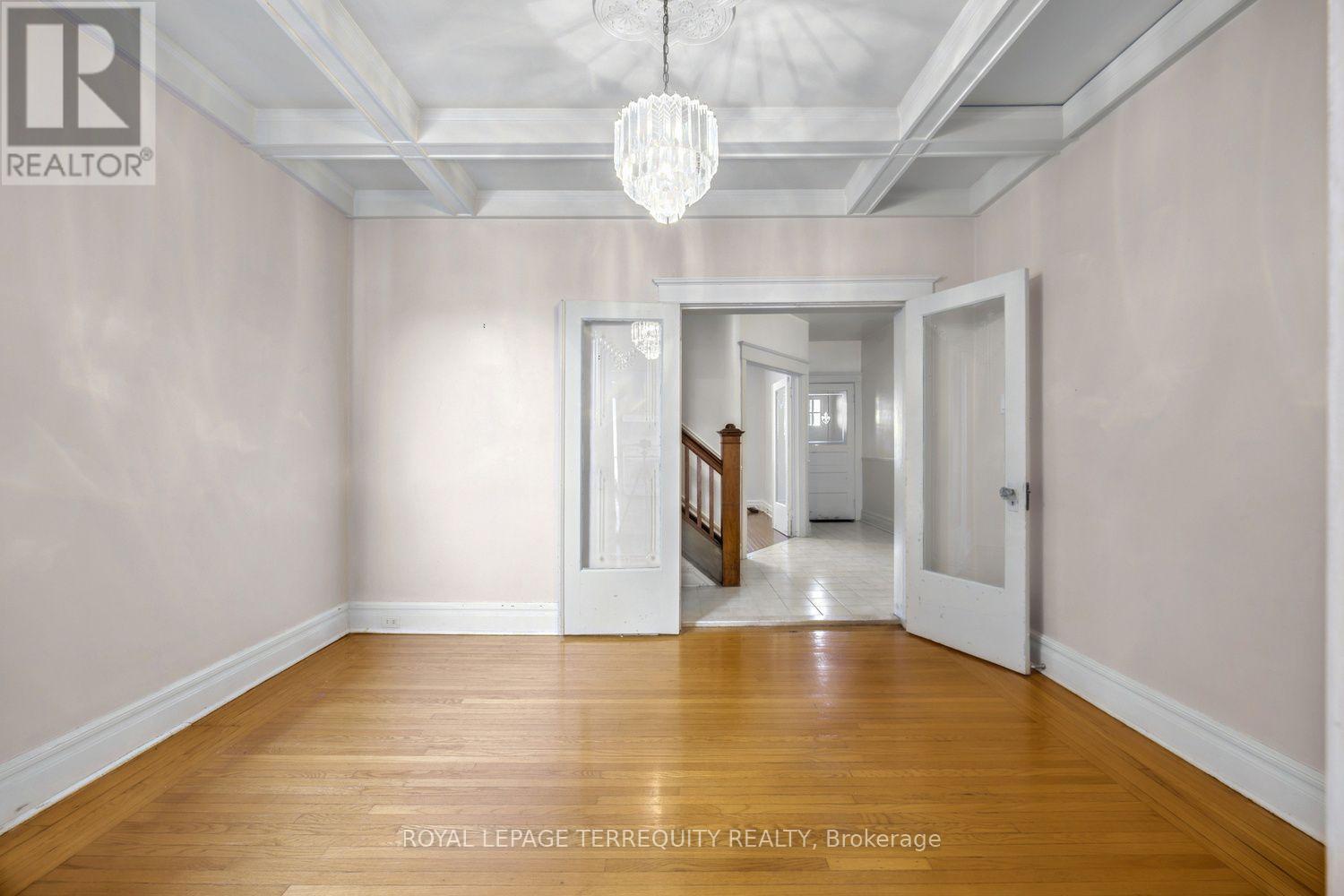 831 Shaw Street, Toronto, Ontario  M6G 3L9 - Photo 11 - W14108272