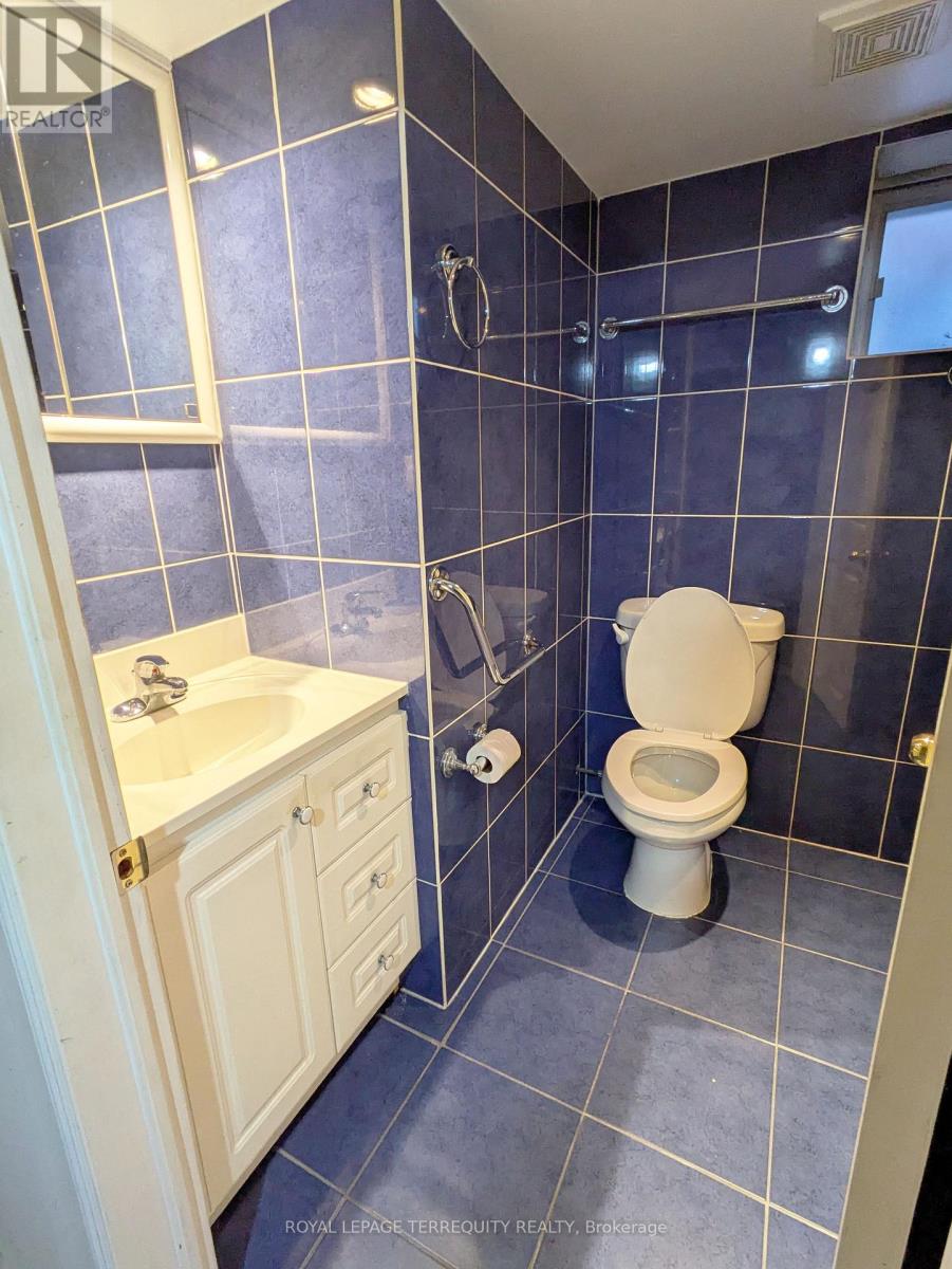 831 Shaw Street, Toronto, Ontario  M6G 3L9 - Photo 35 - W14108272