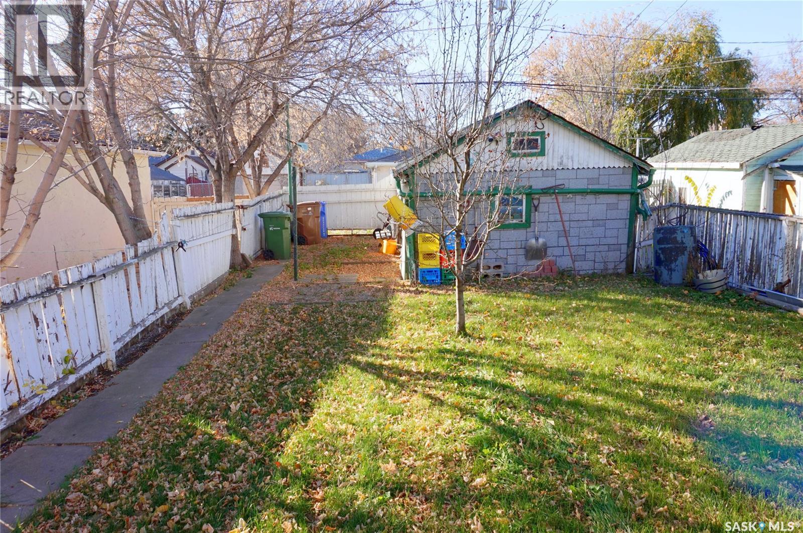 1912 Wallace Street, Regina, Saskatchewan  S4N 4A2 - Photo 3 - SK051949