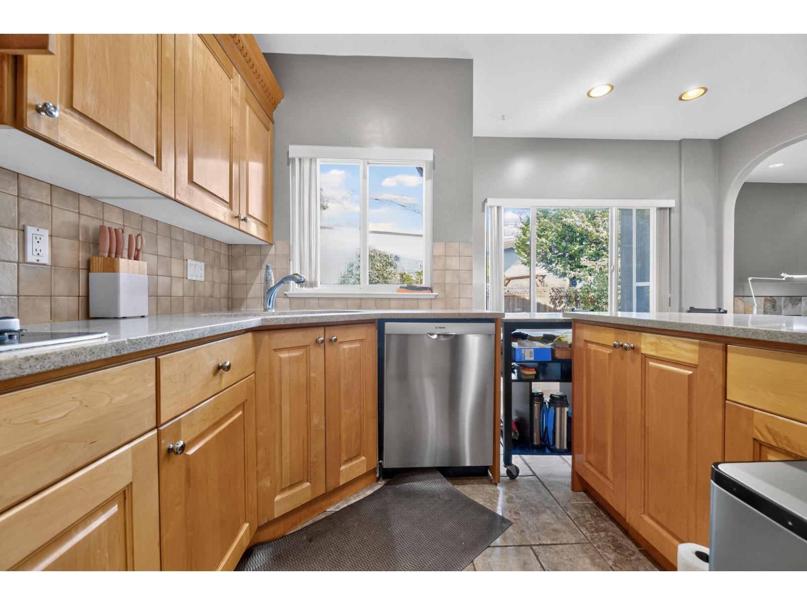 15805 111a Avenue, Surrey, British Columbia  V4N 5B4 - Photo 12 - R3176805