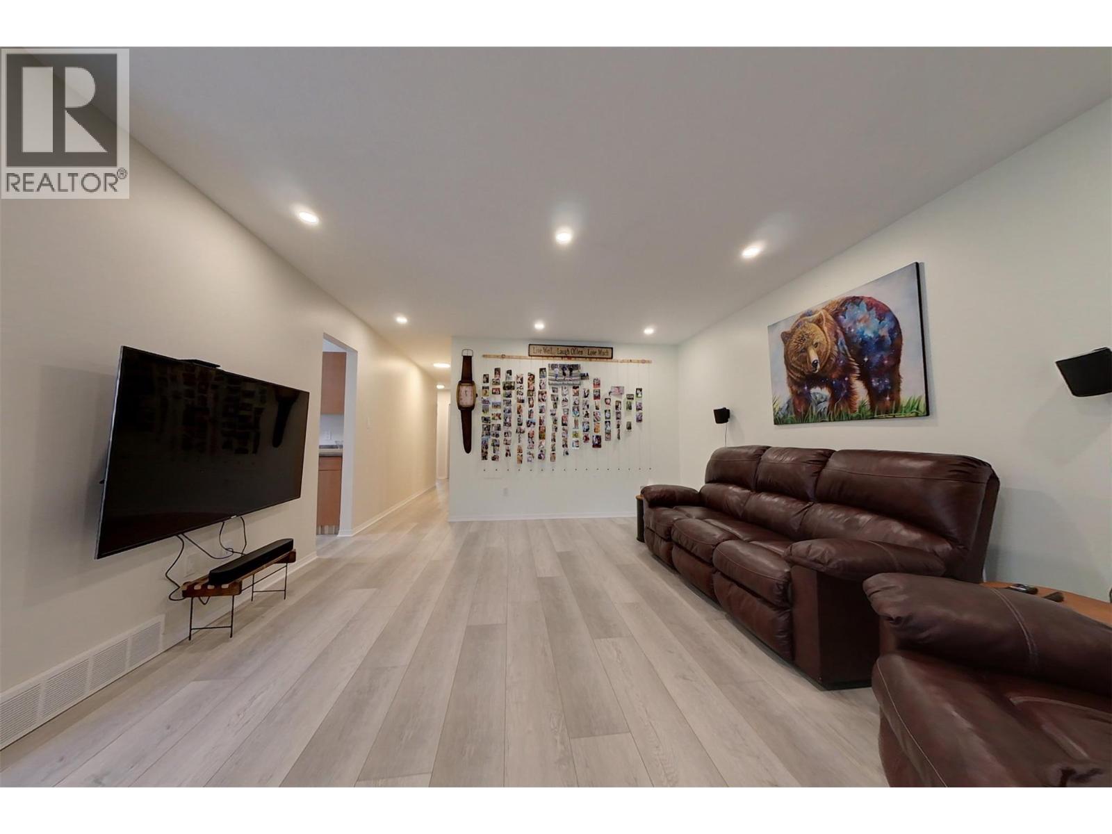 2505 Mcleary Crescent N, Cranbrook, British Columbia  V1C 6R7 - Photo 3 - 10404595