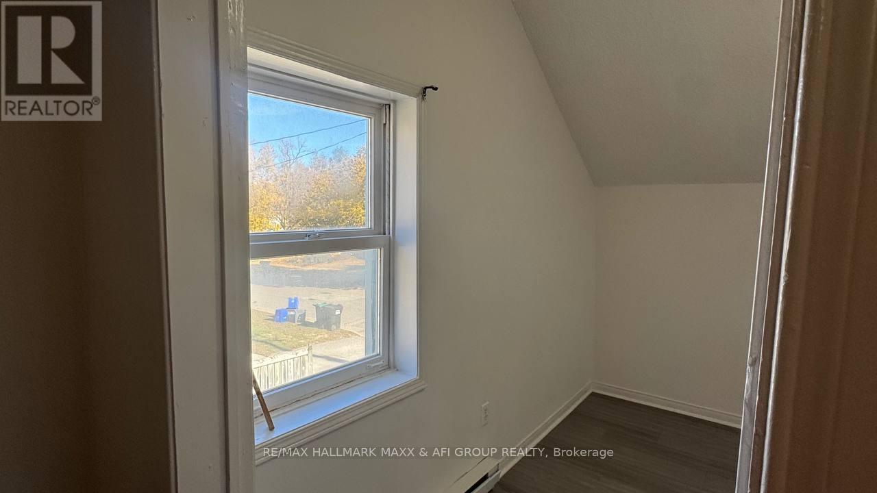 Unit E - 82 Sanford Street, Barrie, Ontario  L4N 3C5 - Photo 10 - S14095372