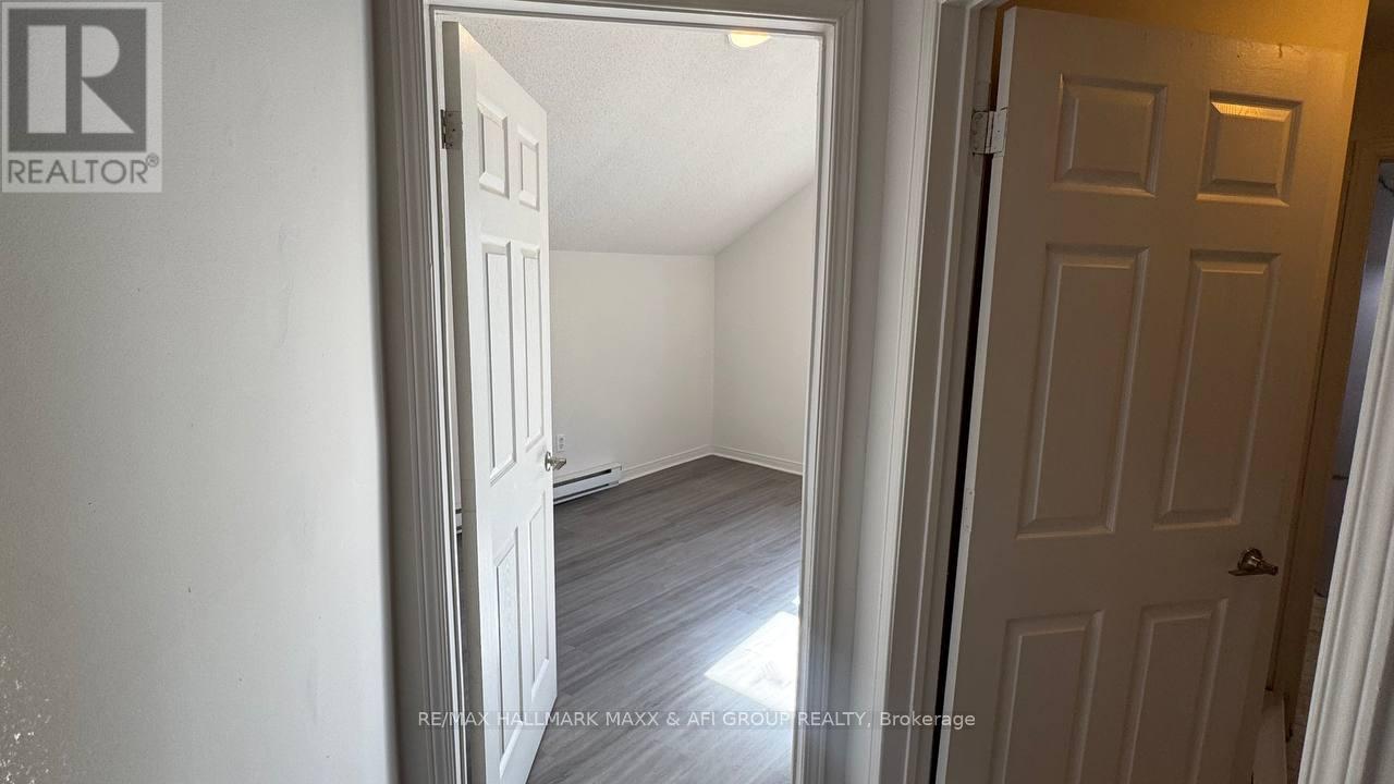Unit E - 82 Sanford Street, Barrie, Ontario  L4N 3C5 - Photo 11 - S14095372