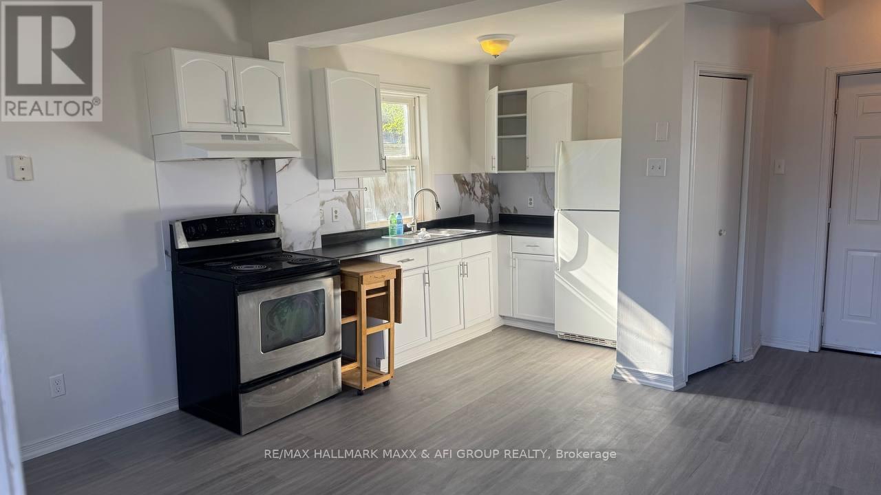 Unit E - 82 Sanford Street, Barrie, Ontario  L4N 3C5 - Photo 3 - S14095372