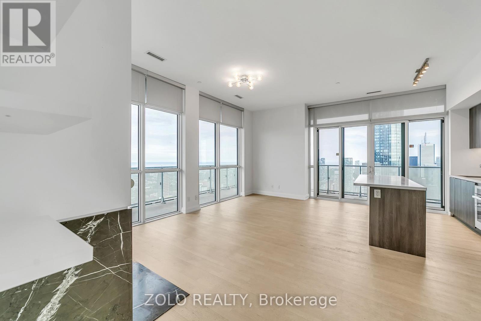6310 - 7 Grenville Street, Toronto, Ontario  M4Y 0E9 - Photo 2 - C14121032