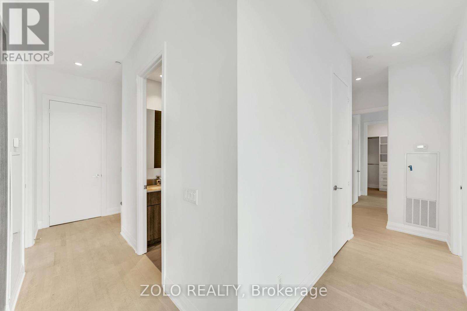 6310 - 7 Grenville Street, Toronto, Ontario  M4Y 0E9 - Photo 8 - C14121032