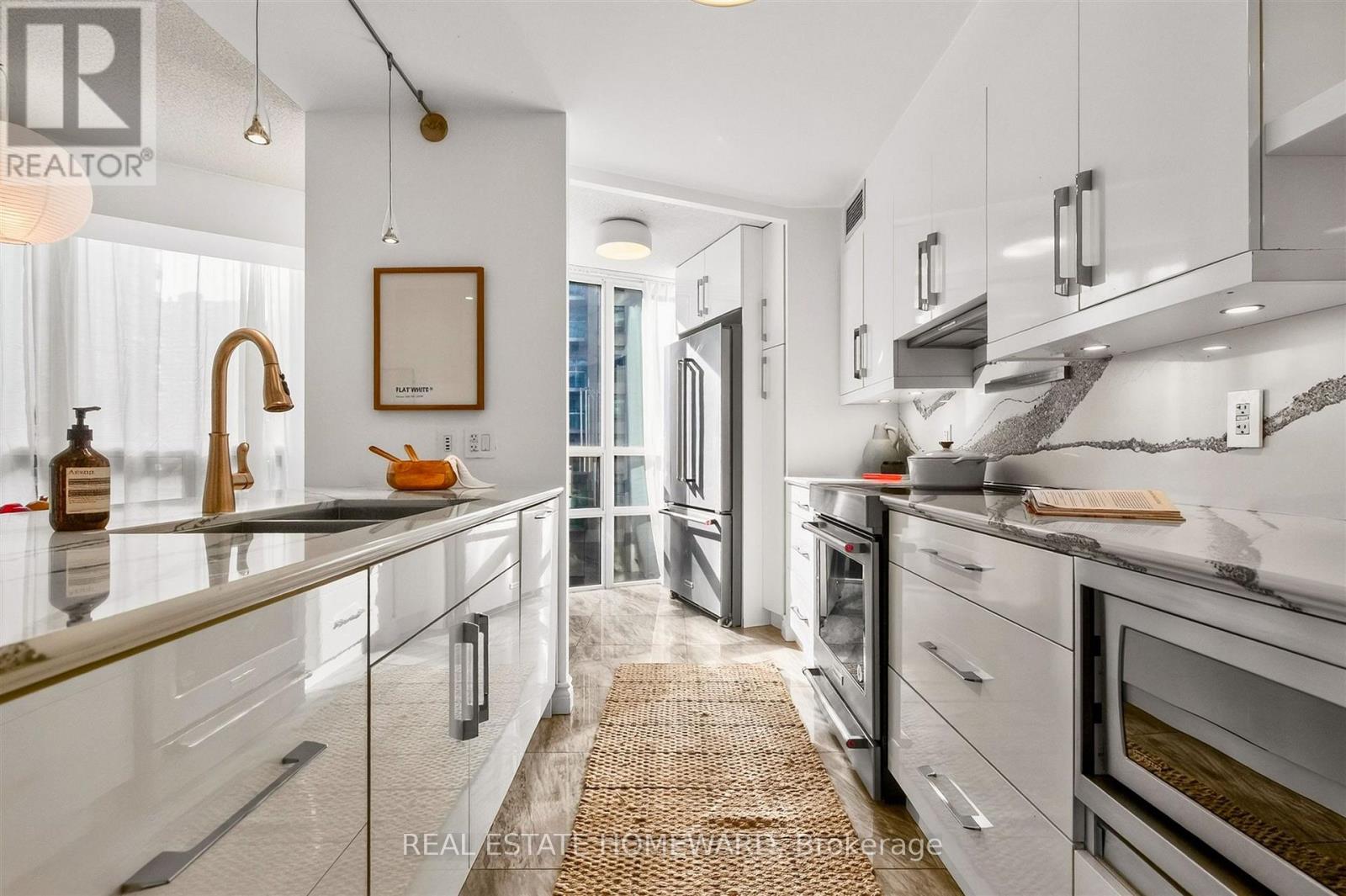 311 - 30 Grand Trunk Crescent, Toronto, Ontario  M5J 3A4 - Photo 7 - C14121056