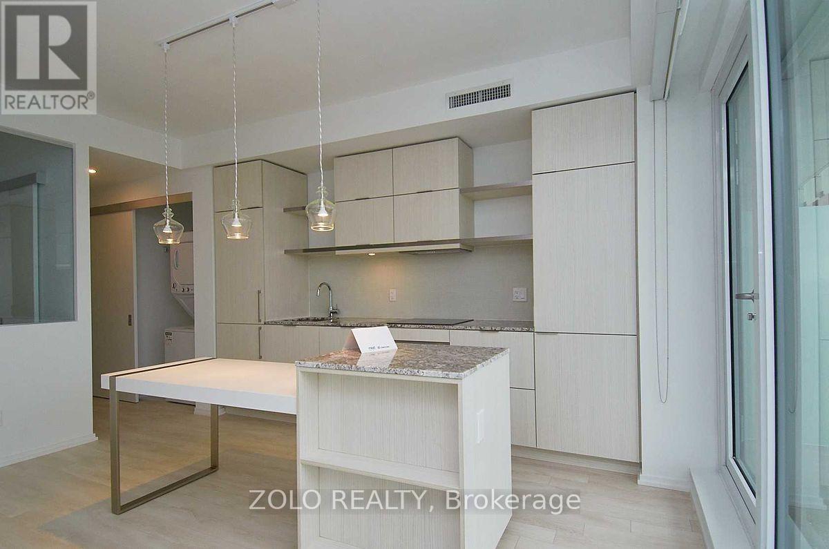 5611 - 197 Yonge Street, Toronto, Ontario  M5B 1M4 - Photo 4 - C14121064