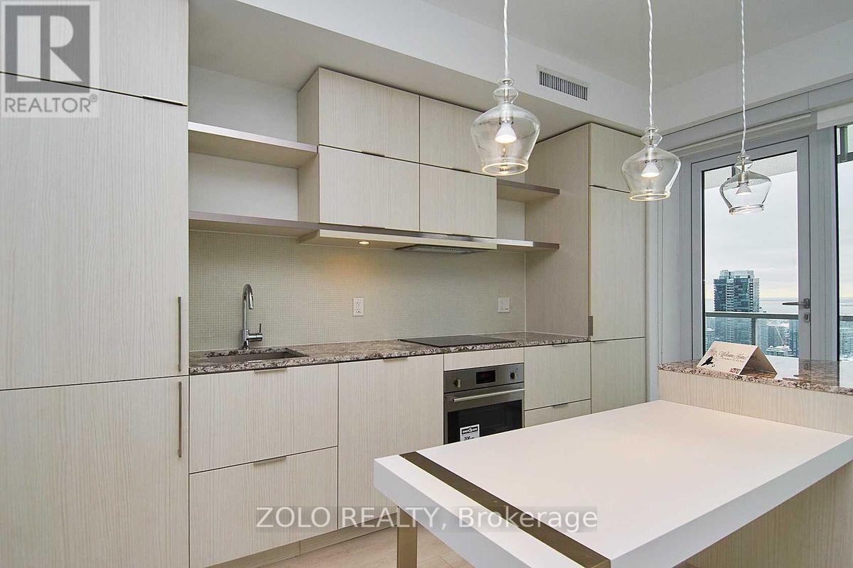 5611 - 197 Yonge Street, Toronto, Ontario  M5B 1M4 - Photo 5 - C14121064