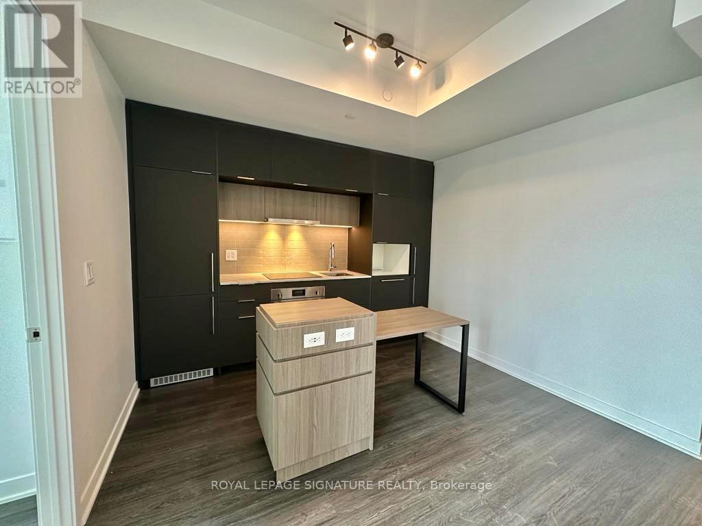 411 - 185 Alberta Avenue, Toronto, Ontario  M6C 0A5 - Photo 3 - C14121102
