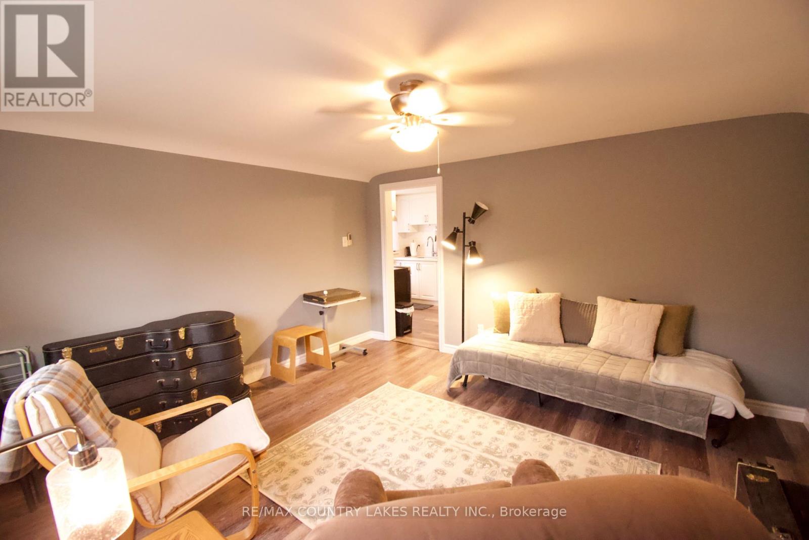 403 Walnut Street W, Whitby, Ontario  L1N 2W4 - Photo 3 - E14121096