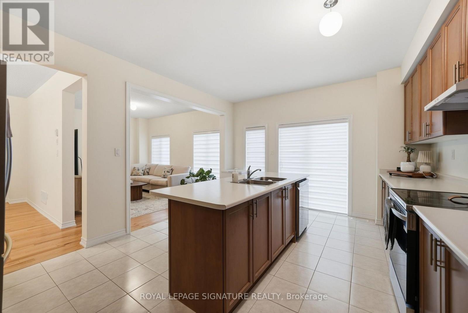 1148 Skyridge Boulevard, Pickering, Ontario  L1X 0M4 - Photo 5 - E14121122