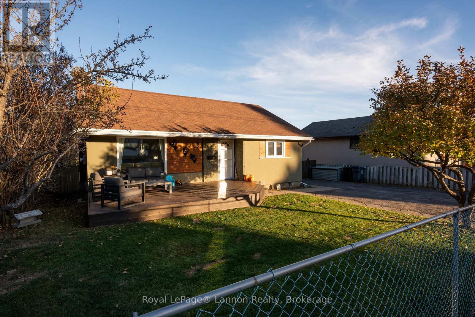 562 Leslie Avenue, Thunder Bay, Ontario  P7A 1Z3 - Photo 2 - X14121116