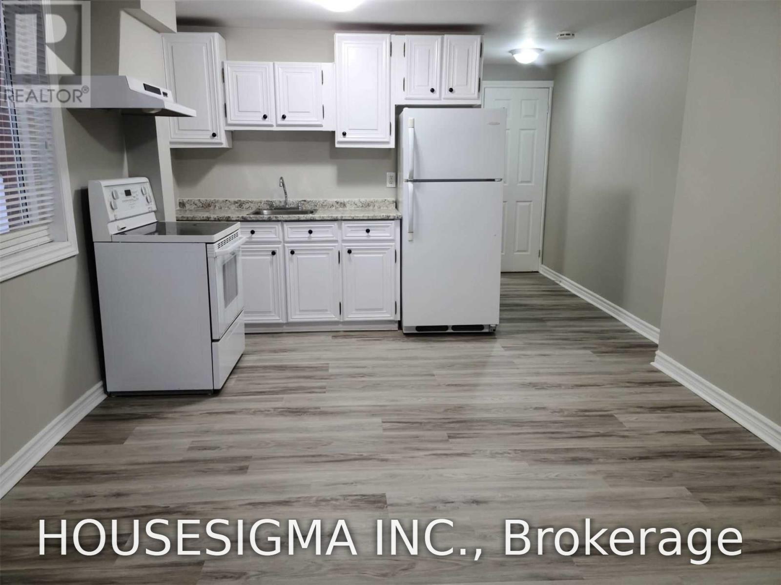 B1 - 329 Bathurst Glen Drive, Vaughan (Patterson), Ontario  L4J 9A3 - Photo 2 - N14121008