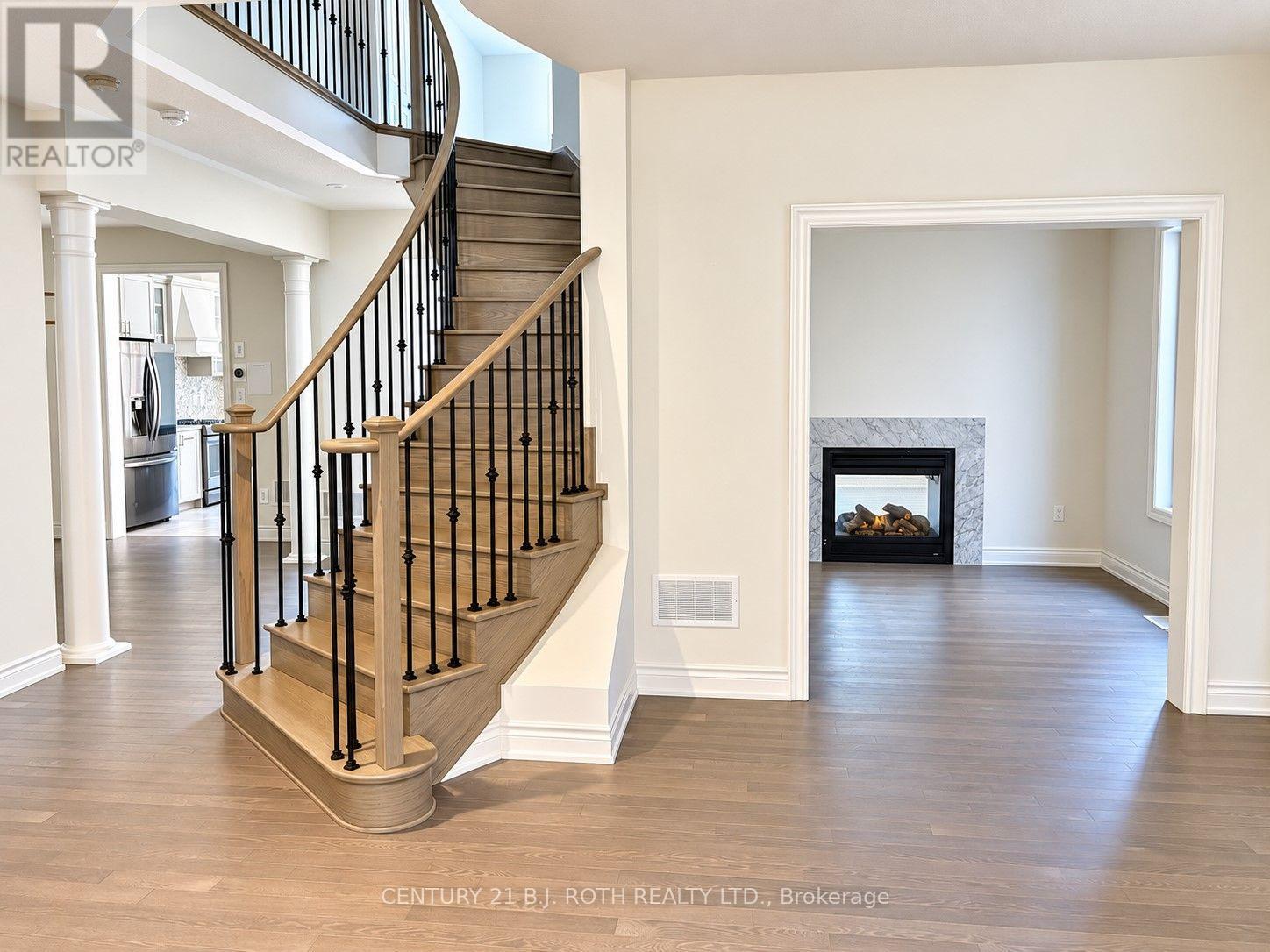 833 Langford Boulevard, Bradford West Gwillimbury (Bradford), Ontario  L3L 0X6 - Photo 2 - N14121044