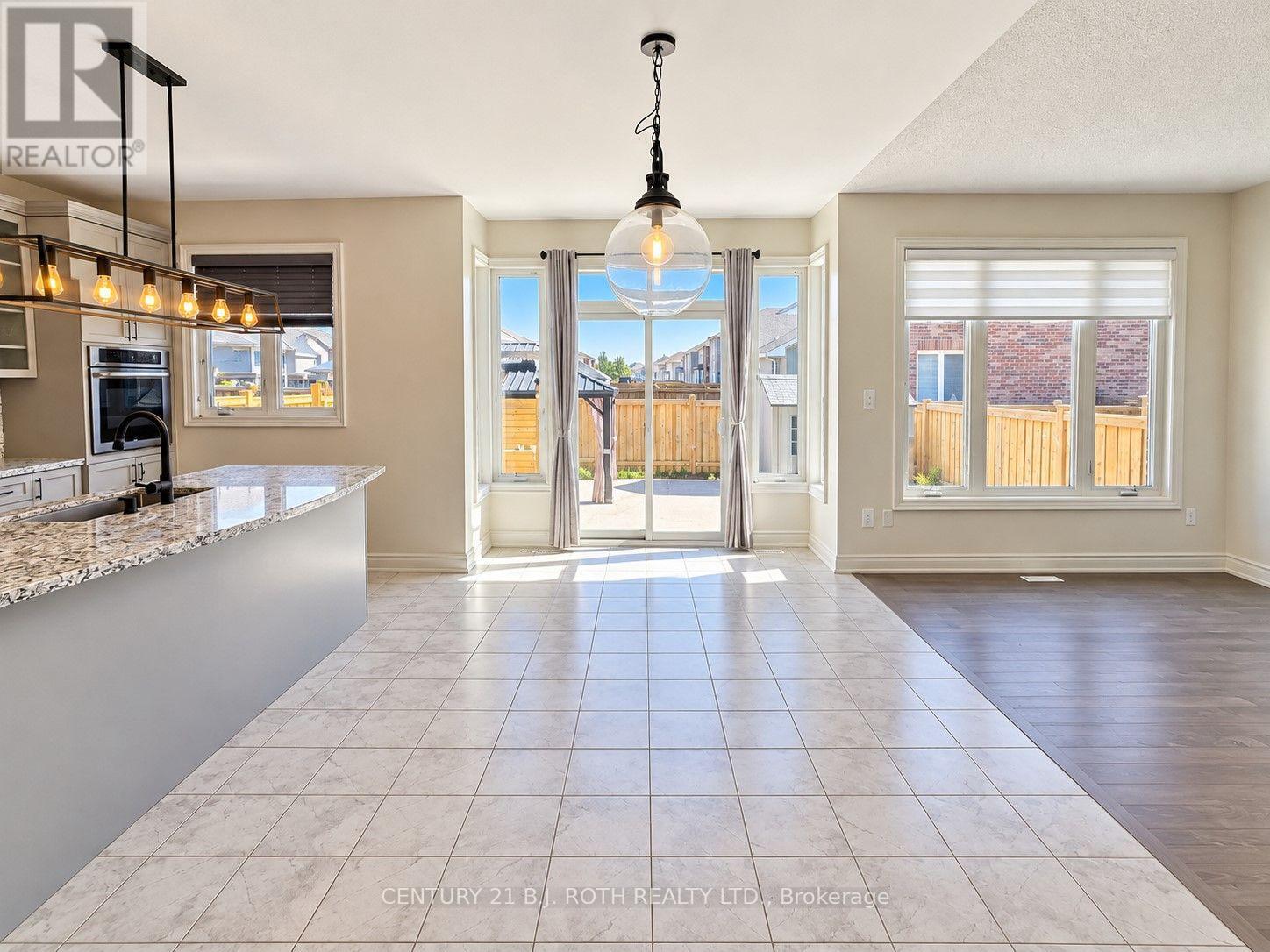 833 Langford Boulevard, Bradford West Gwillimbury (Bradford), Ontario  L3L 0X6 - Photo 6 - N14121044