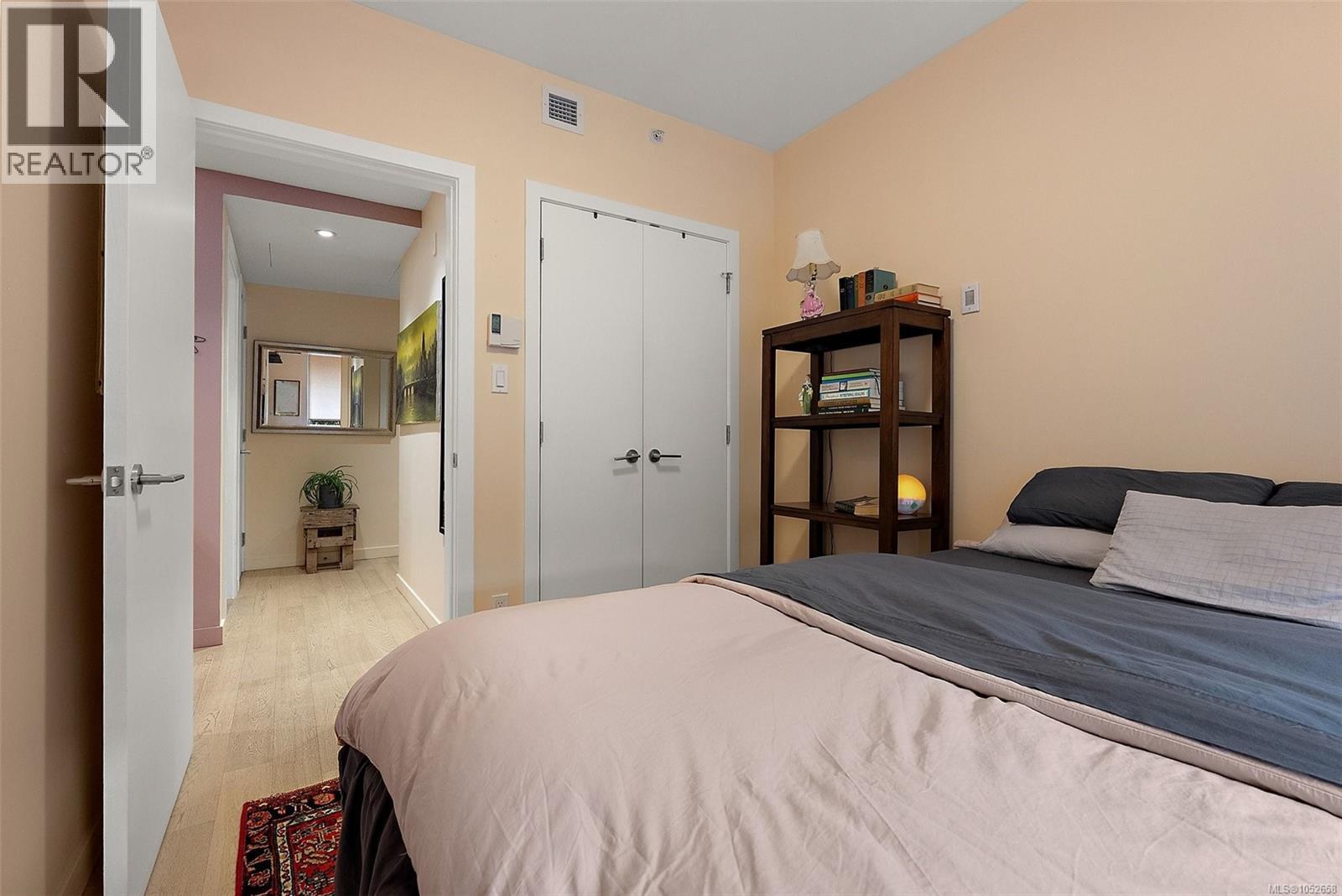 118 530 Michigan St