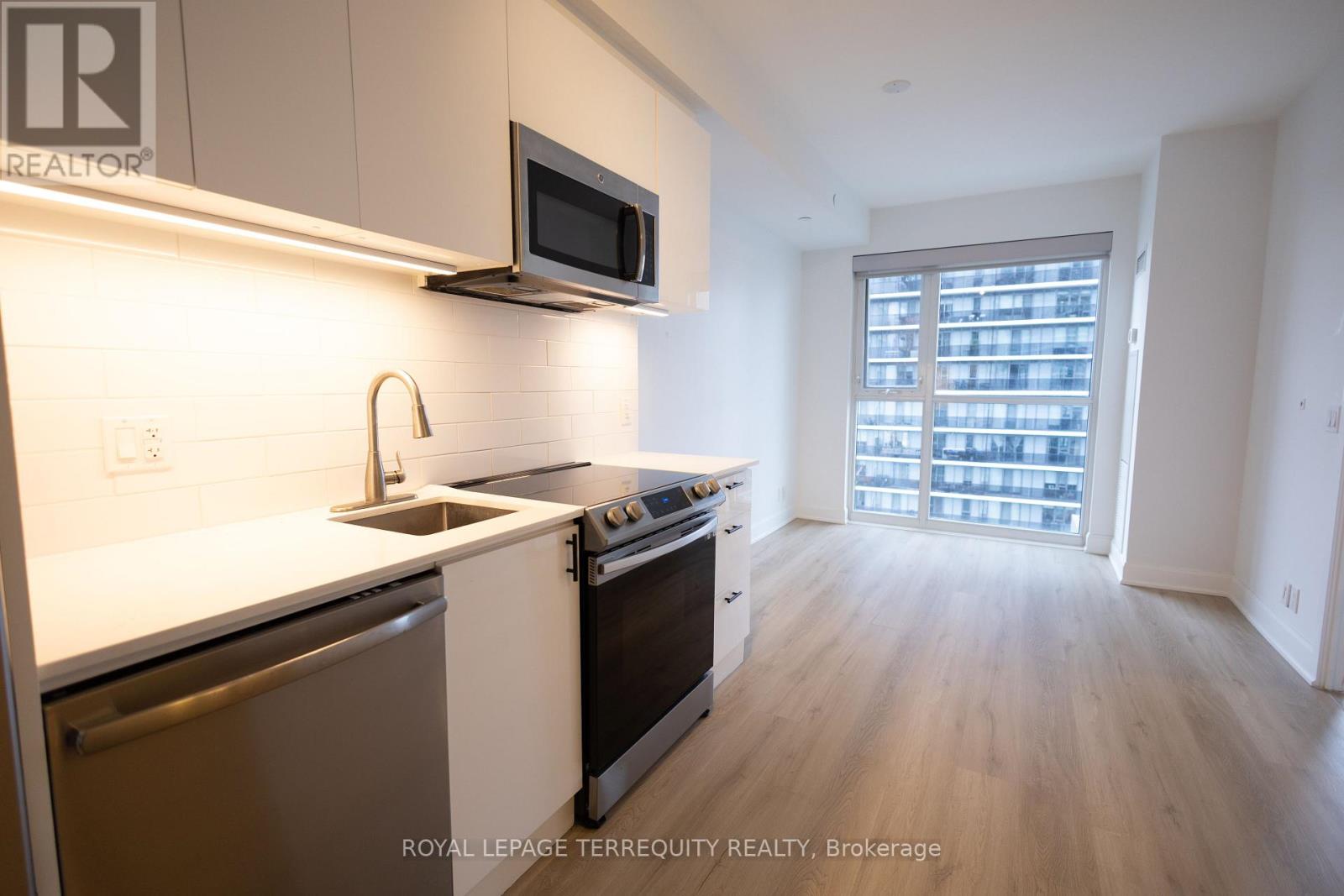 3006 - 33 Shore Breeze Drive, Toronto, Ontario  M8V 0G1 - Photo 2 - W14121146