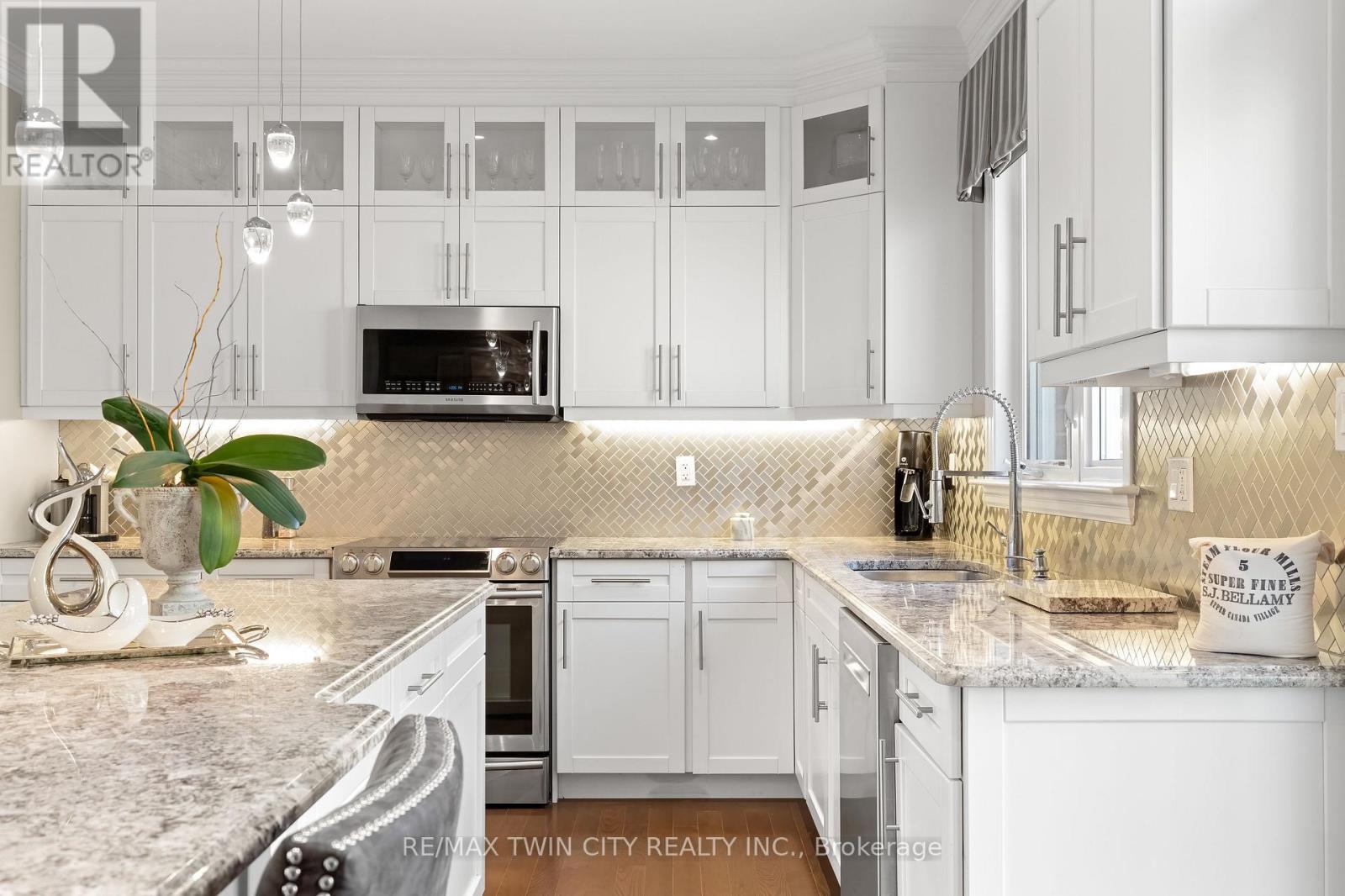 296 Falling Green Crescent, Kitchener, Ontario  N2R 0E9 - Photo 14 - X14120952