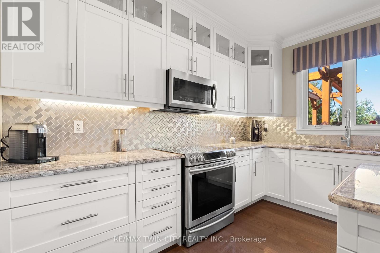 296 Falling Green Crescent, Kitchener, Ontario  N2R 0E9 - Photo 19 - X14120952