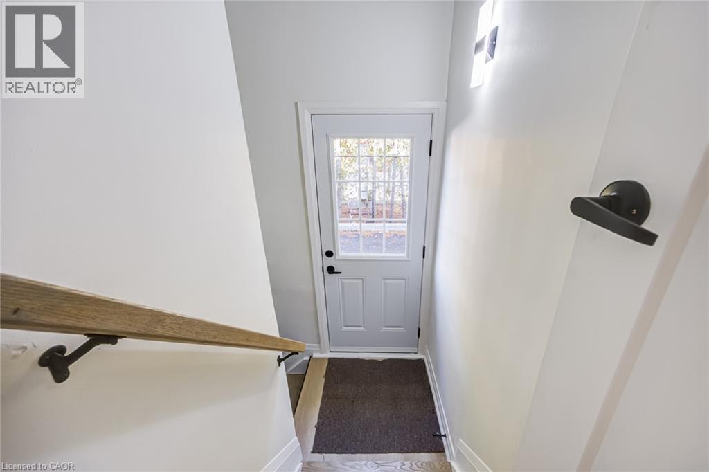 387 East 19th Street Unit# Lower, Hamilton, Ontario  L9A 4S9 - Photo 4 - 40874376