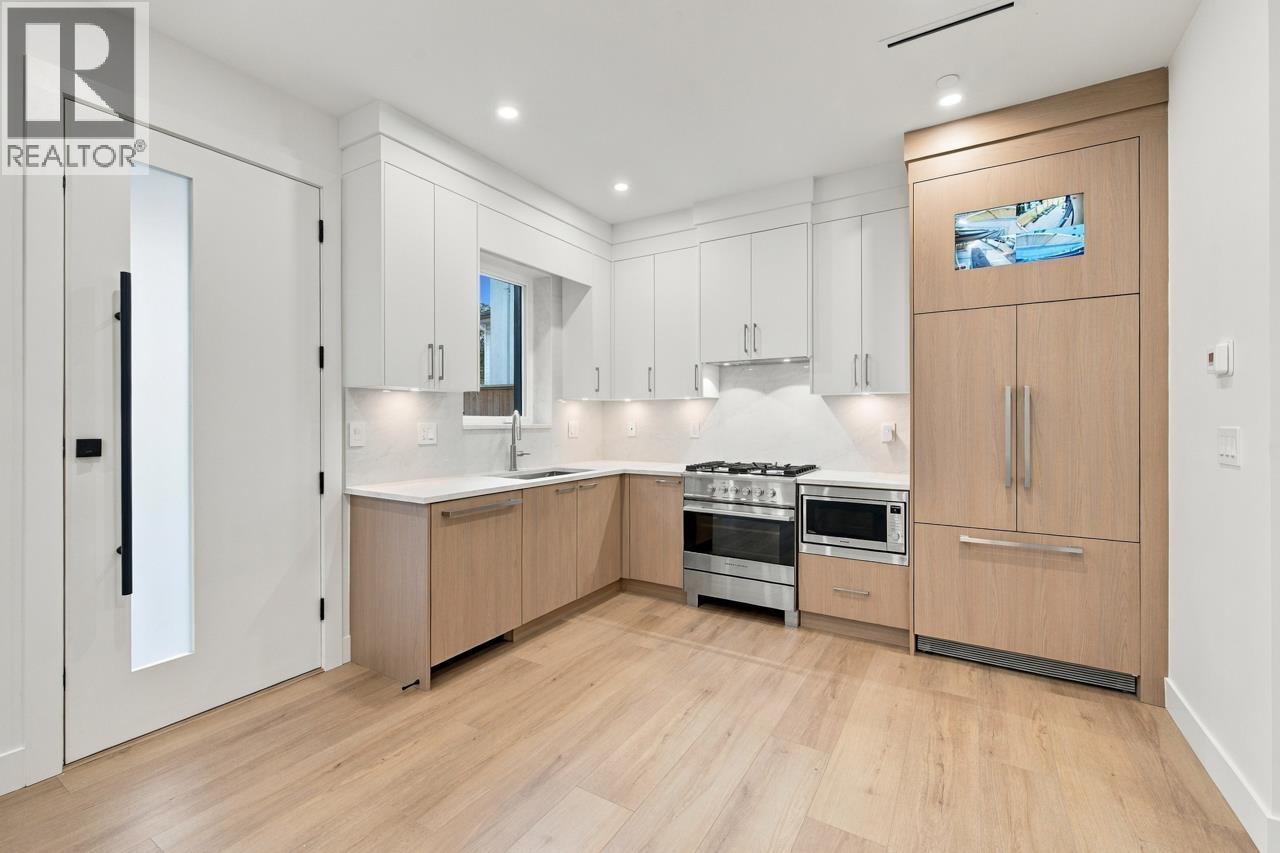 2 3018 E 19th Avenue, Vancouver, British Columbia  V5M 2S9 - Photo 8 - R3178780