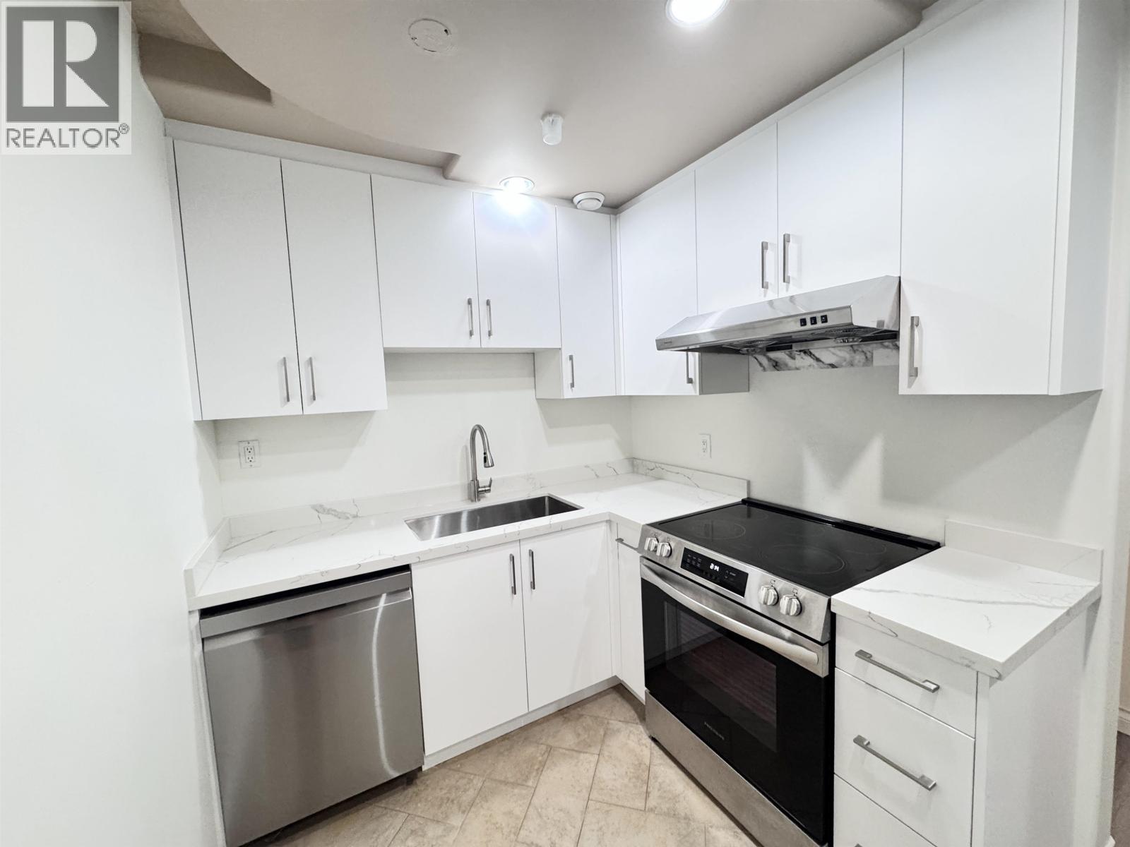 2315 19 Avenue, Vancouver, British Columbia  V6L 1C5 - Photo 3 - R3178837