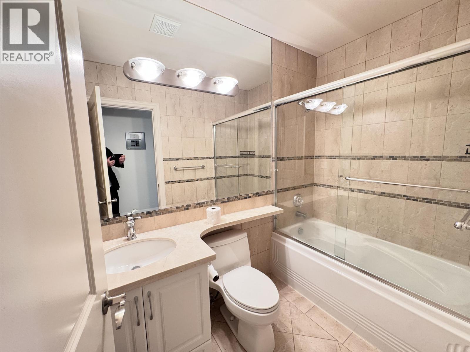 2315 19 Avenue, Vancouver, British Columbia  V6L 1C5 - Photo 7 - R3178837