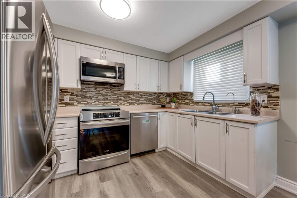 Detached for sale at 130 Cotton Grass Street, Laurentian West, Kitchener, Ontario, photo 11