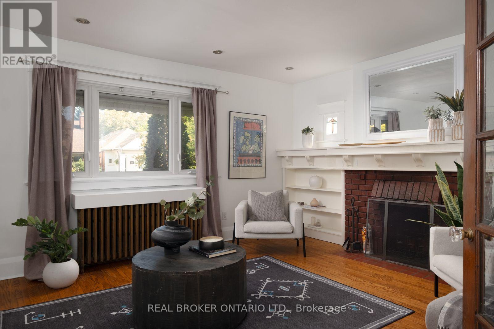 100 Oak Park Avenue, Toronto, Ontario  M4C 4M3 - Photo 5 - E14121268