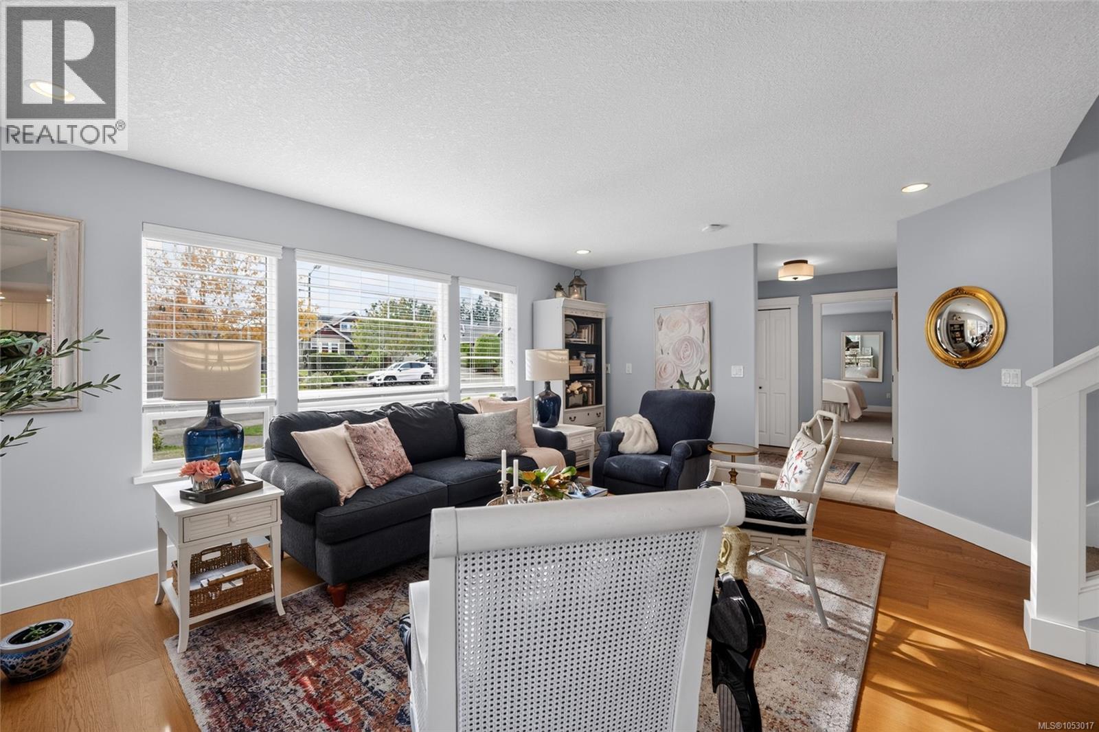 294 Crabapple Cres