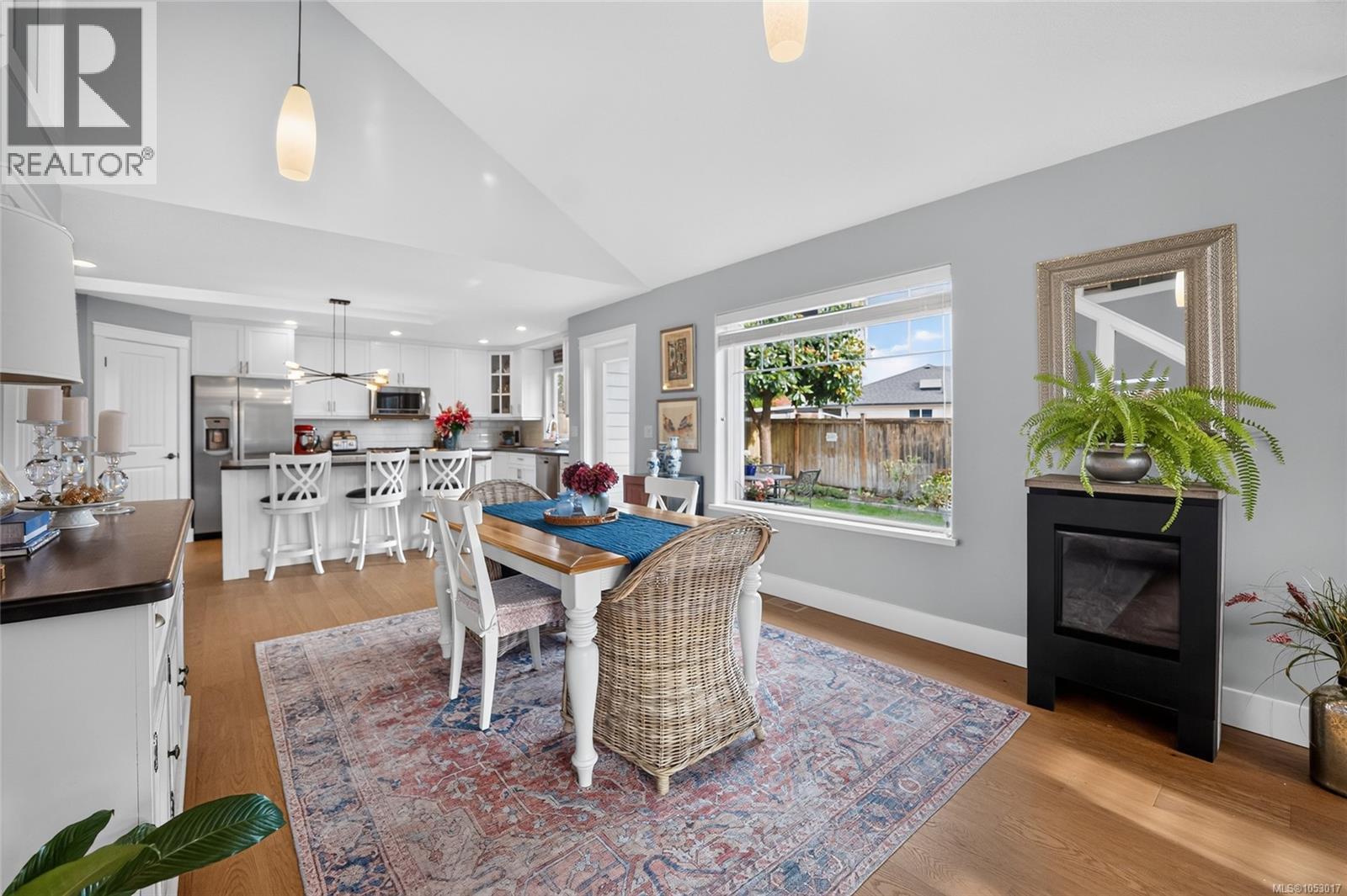 294 Crabapple Cres