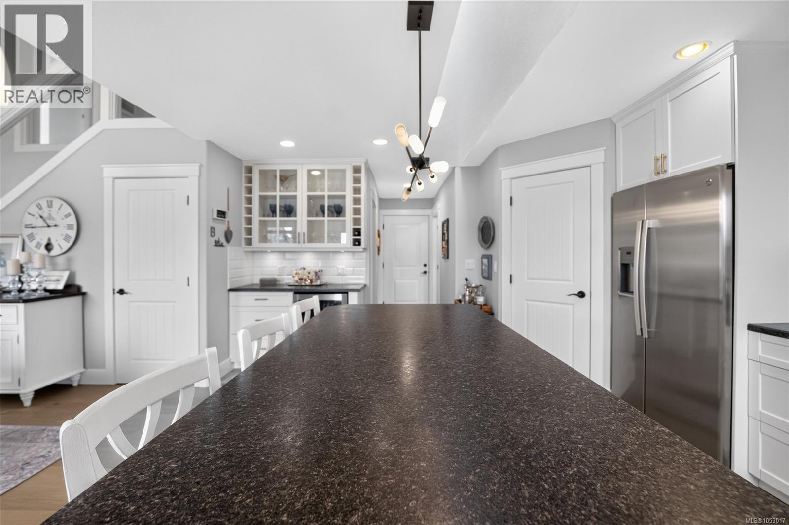 294 Crabapple Cres