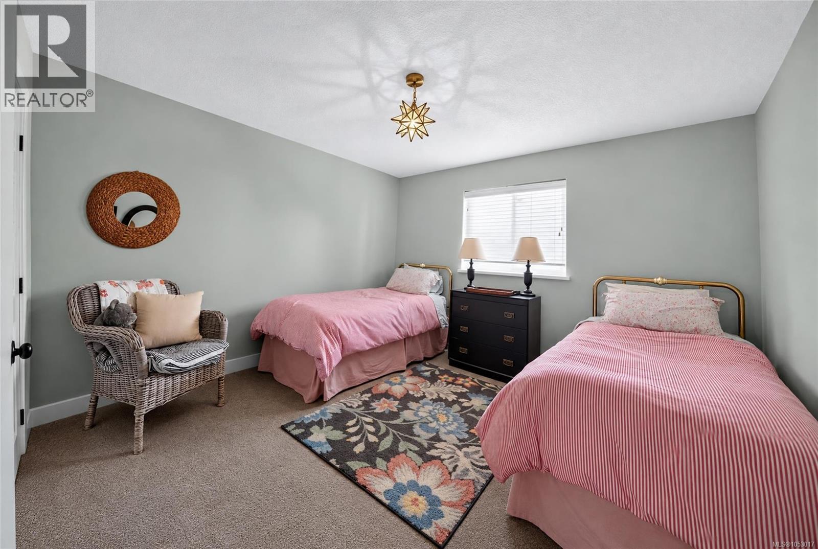 294 Crabapple Cres