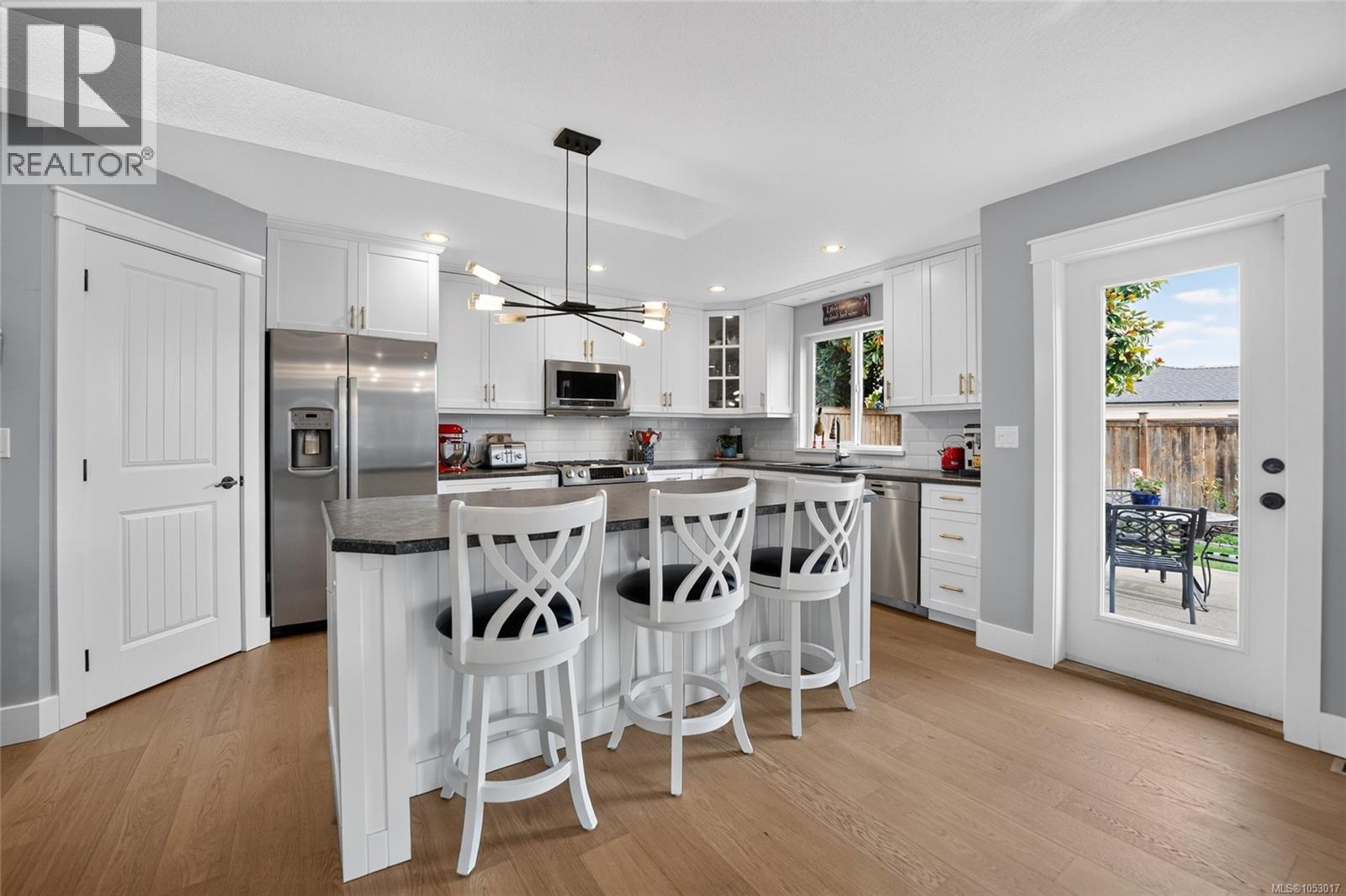 294 Crabapple Cres