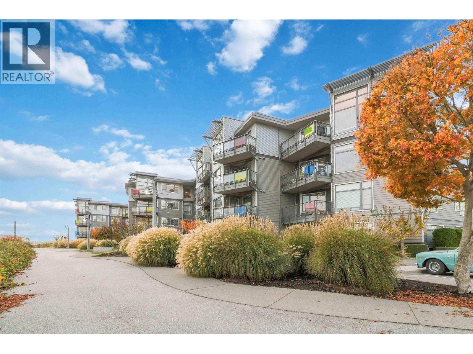 407 14300 Riverport Way, Richmond, British Columbia  V6W 0A4 - Photo 2 - R3178701