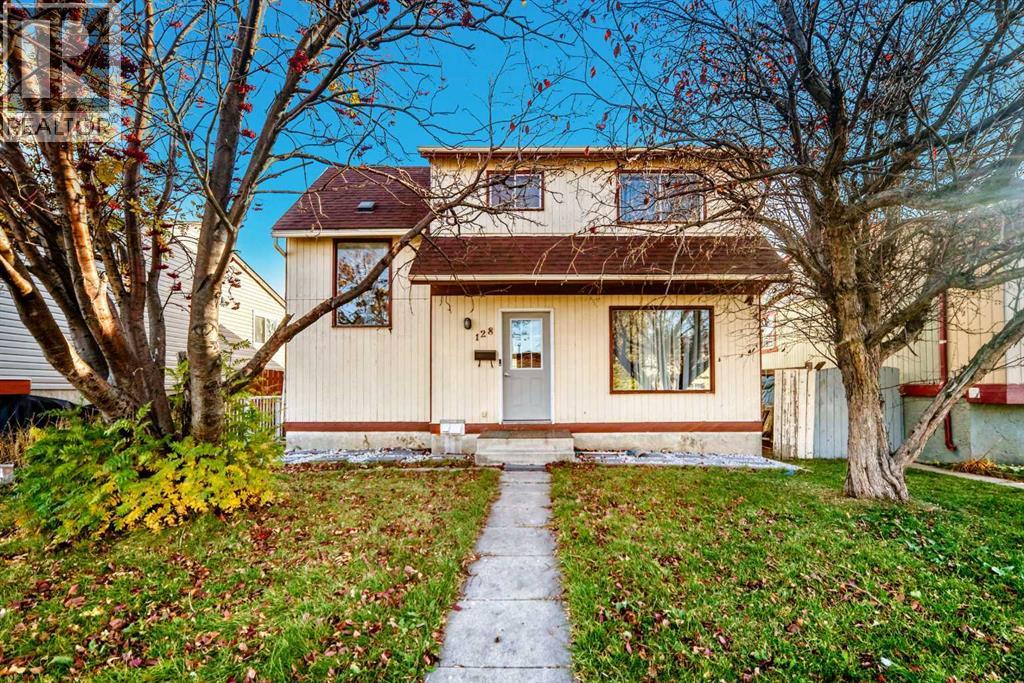 128 fallswater Crescent NE